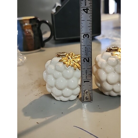 Vintage White Ceramic Grape Salt & Pepper Shakers – Gold Leaf Mid-Century - Picture 15 of 15